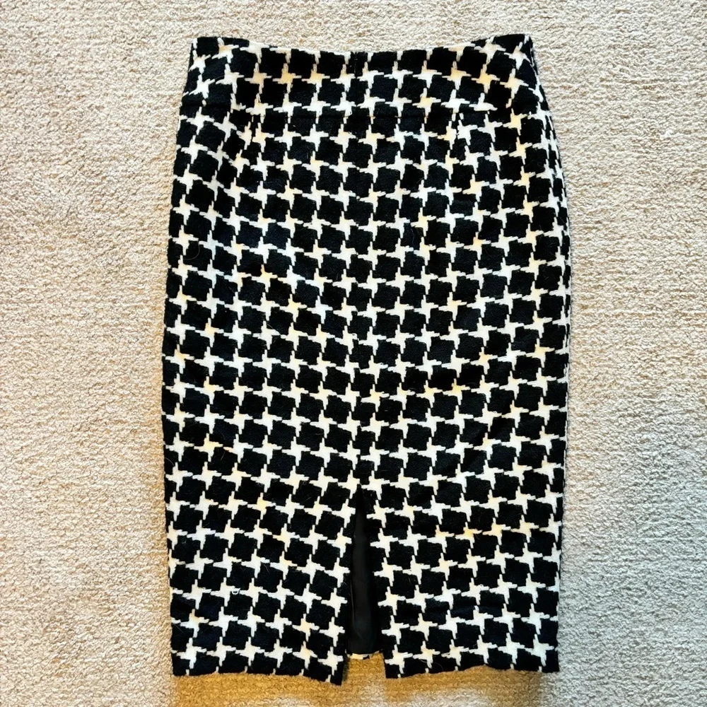 Lafayette 148 Houndstooth Pencil Skirt - size 4​